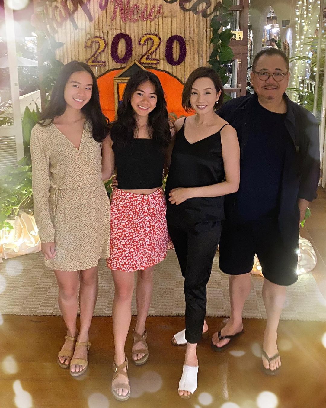 毛舜筠與區丁平一家四口非常幸福。