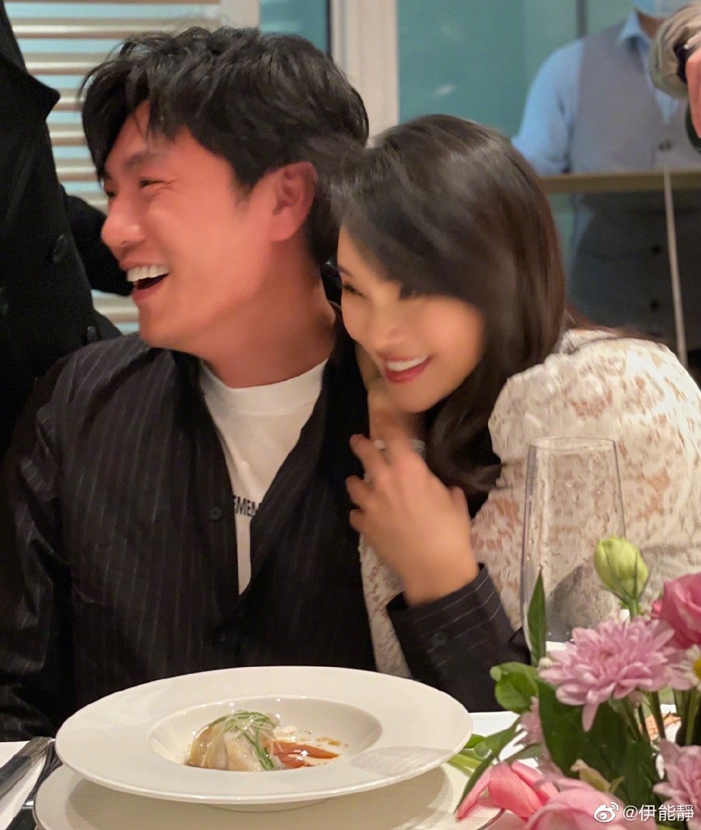 伊能靜與內地男星秦昊2015年結婚。