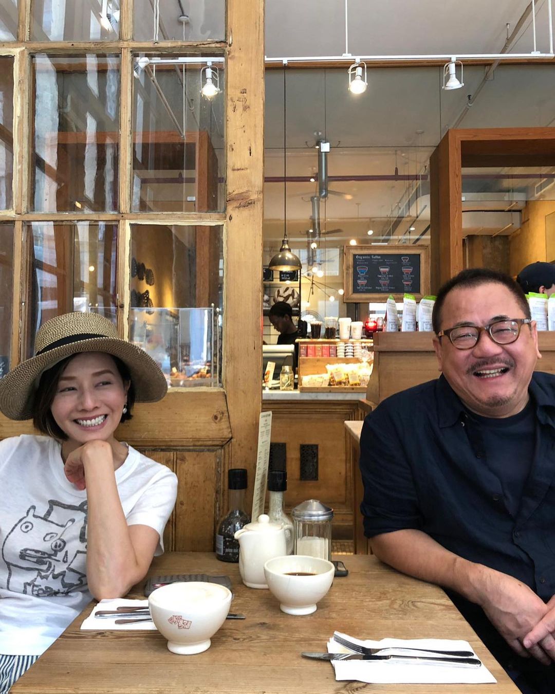 毛舜筠與區丁平結婚26年。