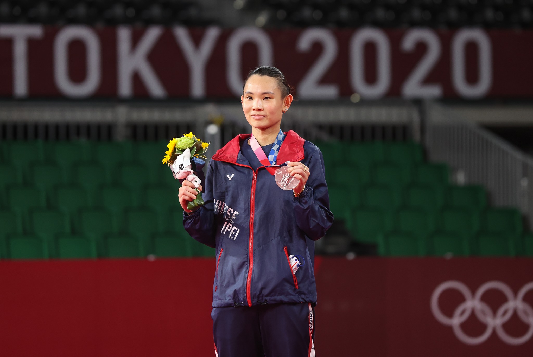 近期最熱門的話題人物當屬奧運參賽者，其中一位就是穩坐世界排名第一長達175周的「世界球后」戴資穎。