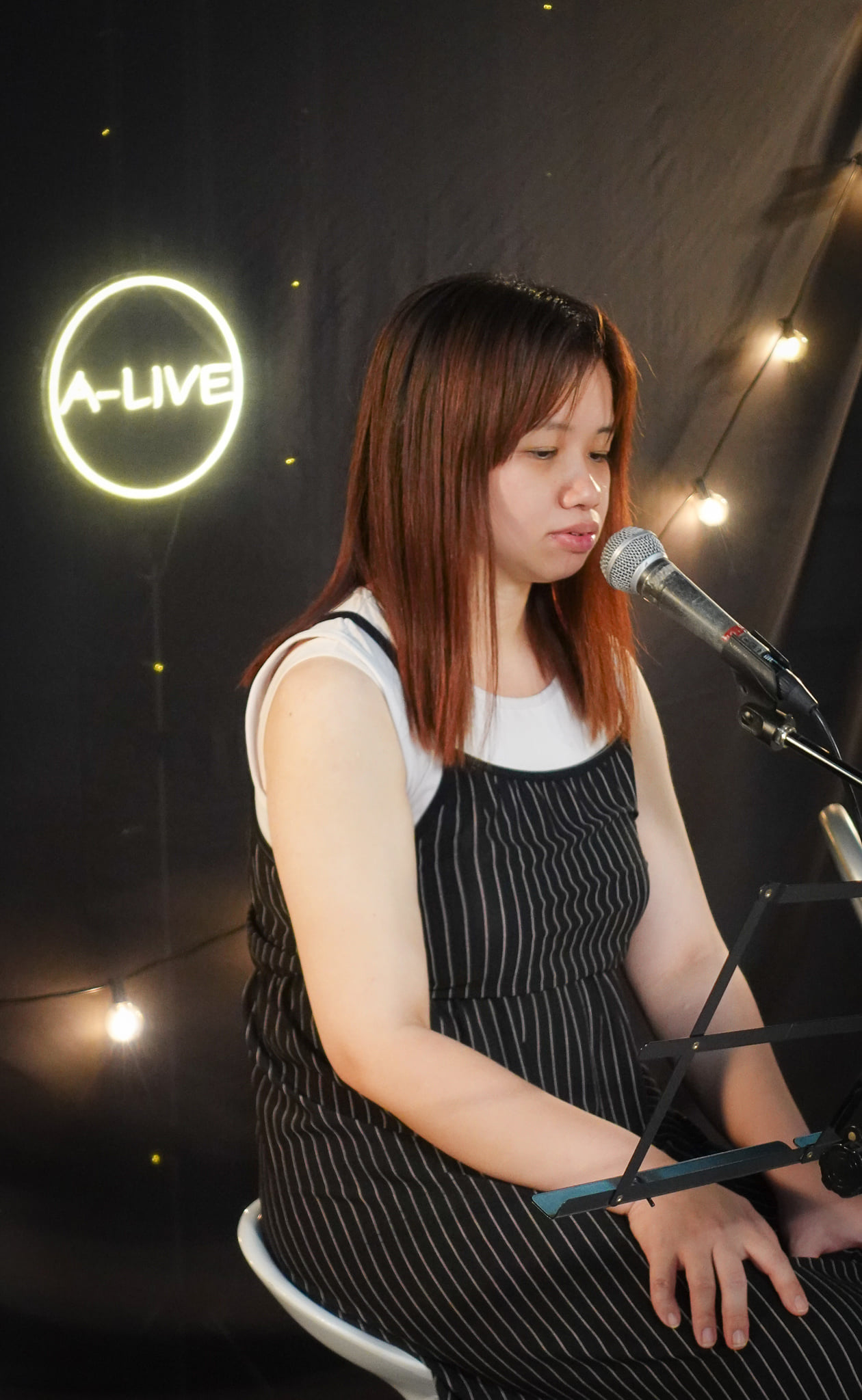 薛影儀開Live唱歌