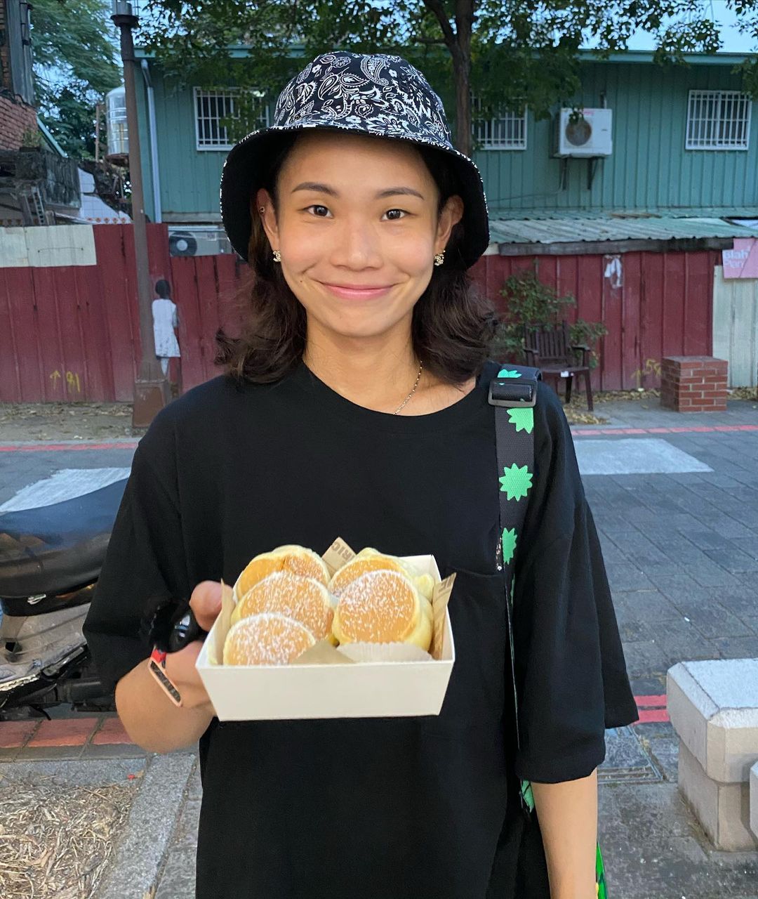 戴資穎她喜歡美食，也會跟好友相約下午茶