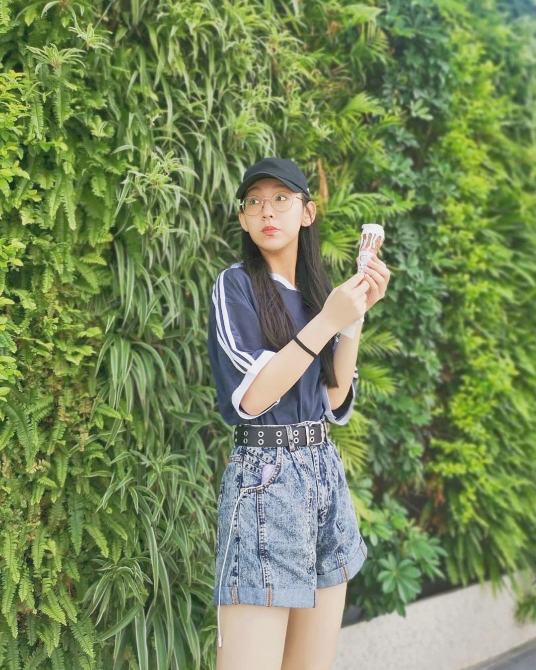 比賽期間年紀還小的Gigi全程都由姑丈照顧