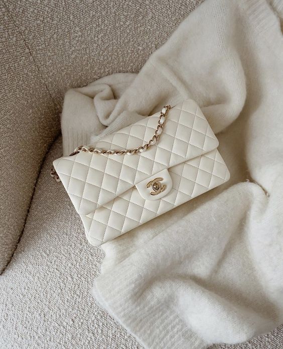 Chanel每一年都會不定期做出兩次以上的價格調整