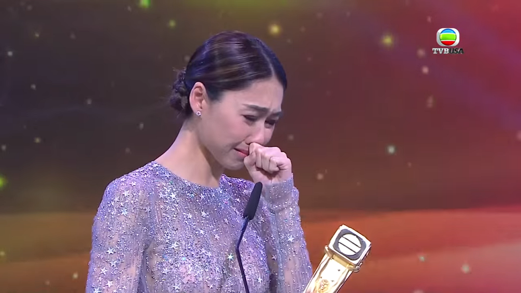 胡定欣憑《鬼同你OT》奪視后
