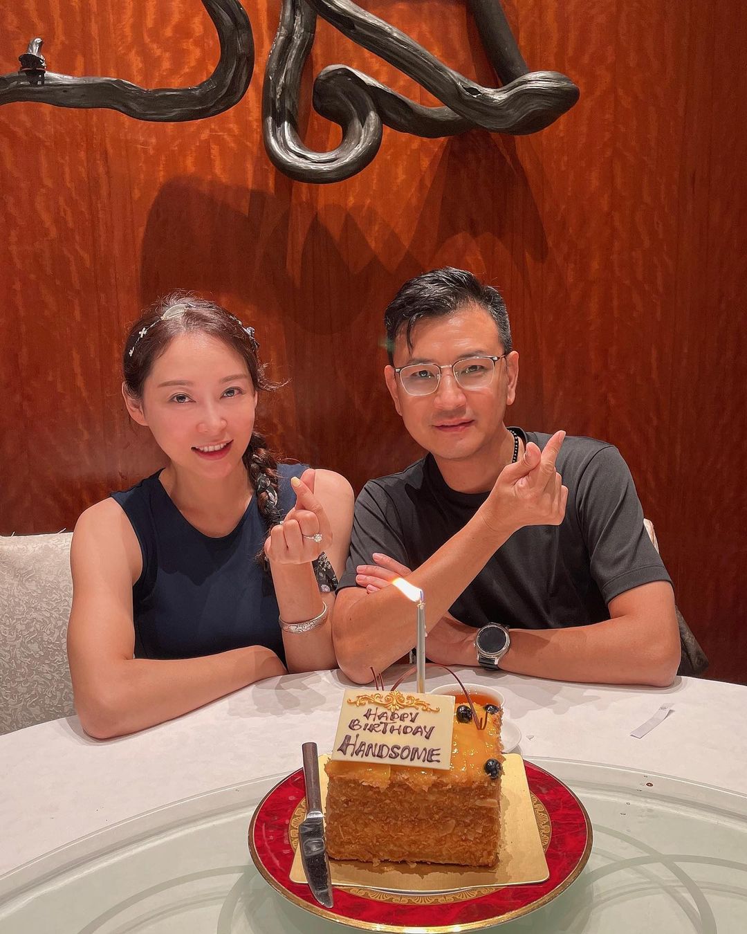 楊卓娜為老公楊志翹慶祝生日。