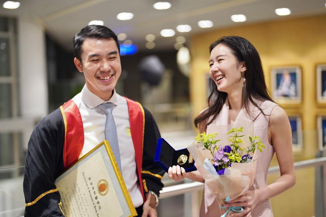 麥明詩哥哥成功取得整型外科專科醫生資格