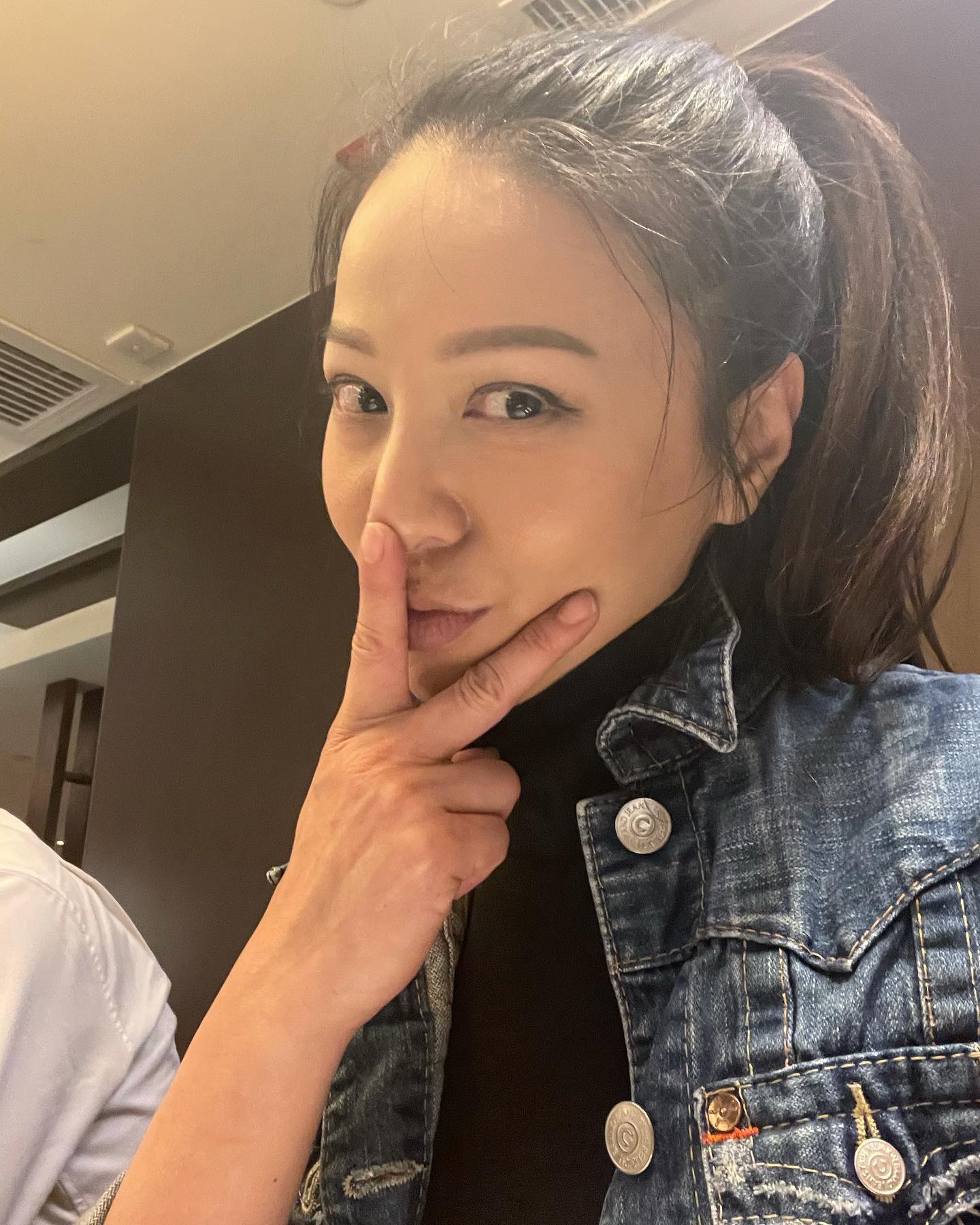滕麗名表示不想消費舊愛魏駿傑