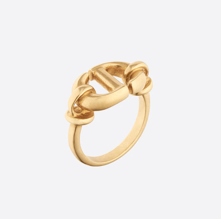 Dior 的 CD Navy Ring戒指向來都是詢問度高的單品之一