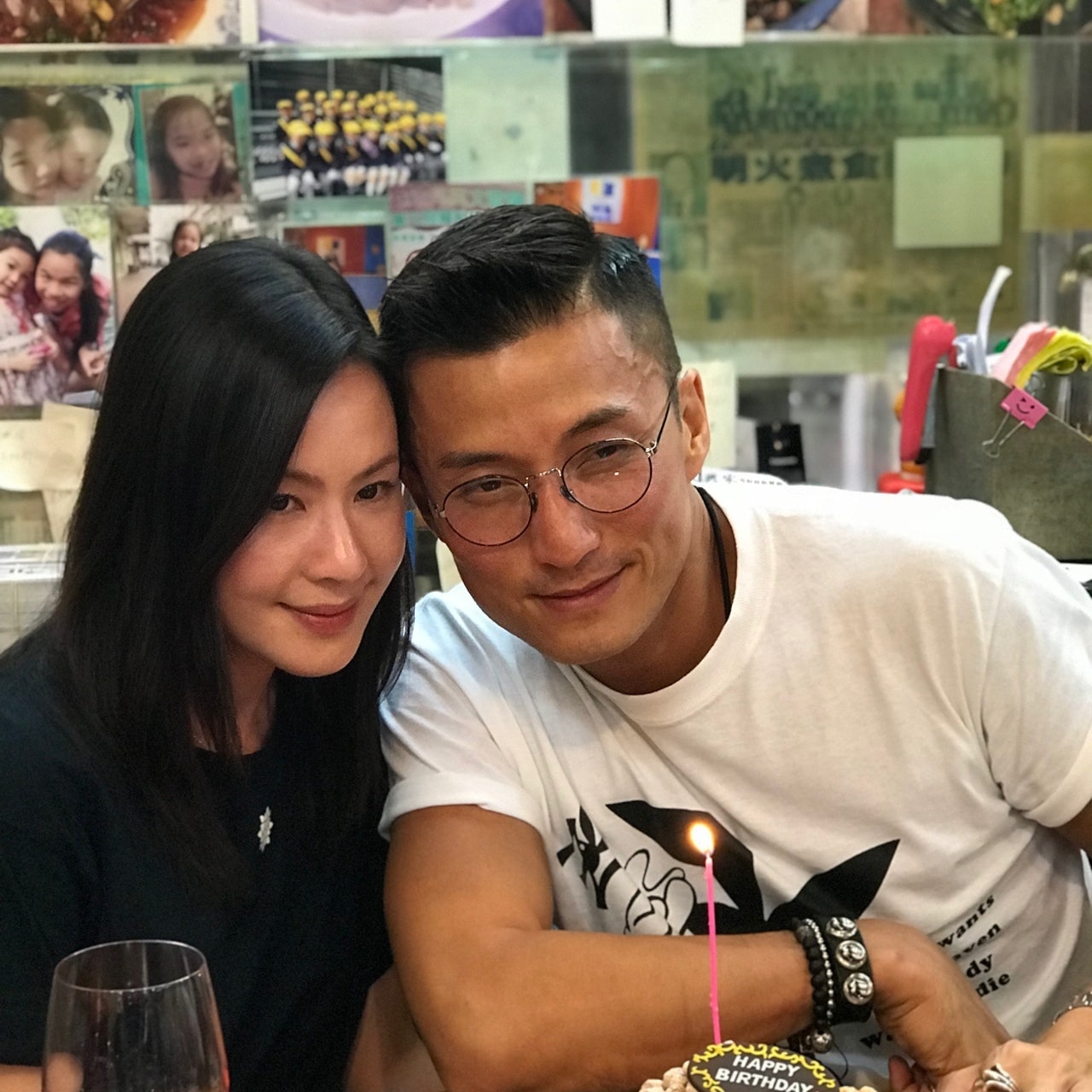 陳山聰低潮時結識了從事美容生意的陳麗萍(Apple)。
