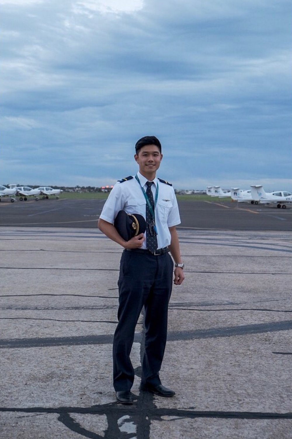 吳偉豪二哥就任職飛機師