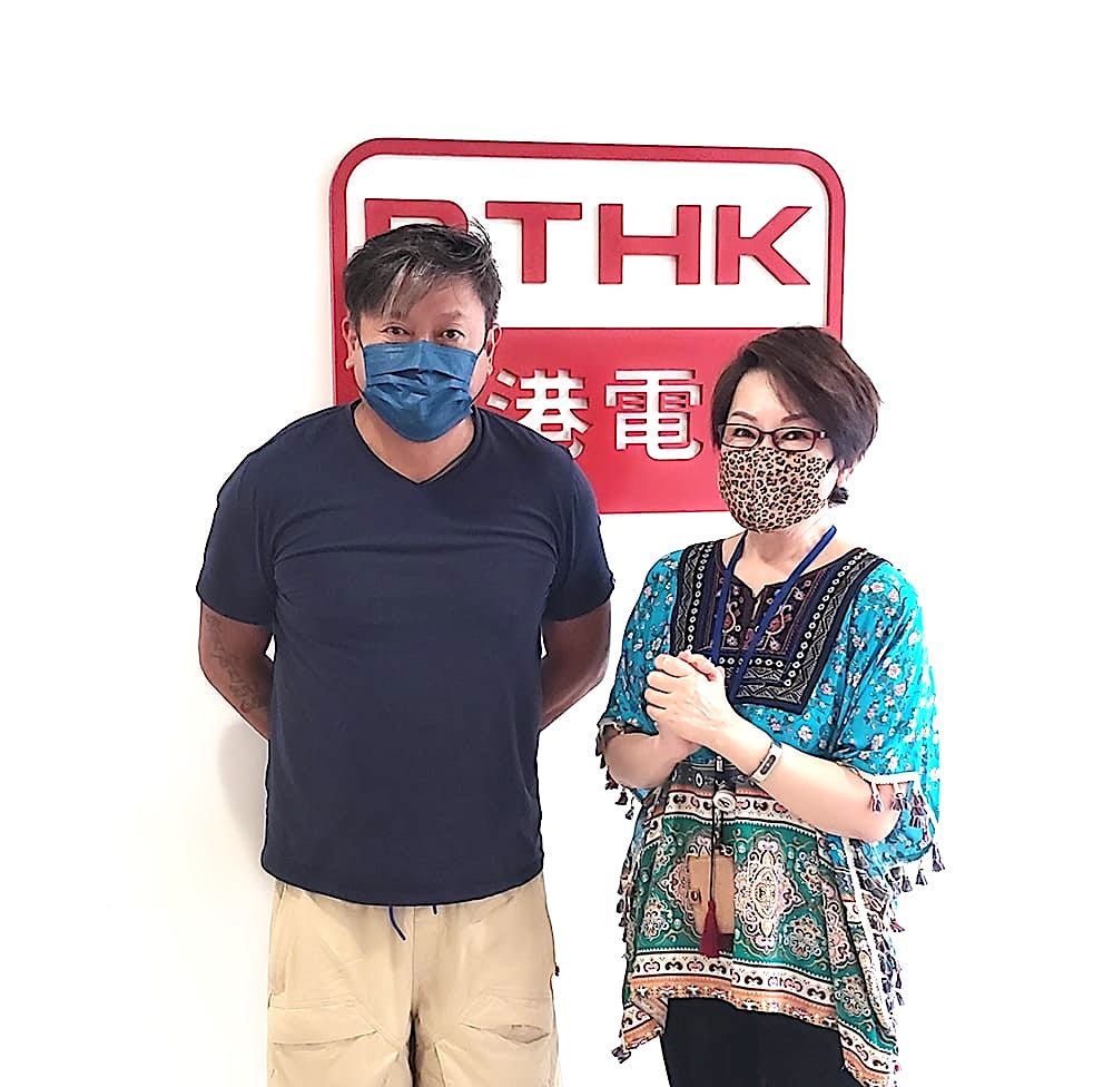 魏駿傑接受車淑梅《舊日的足跡》訪問。