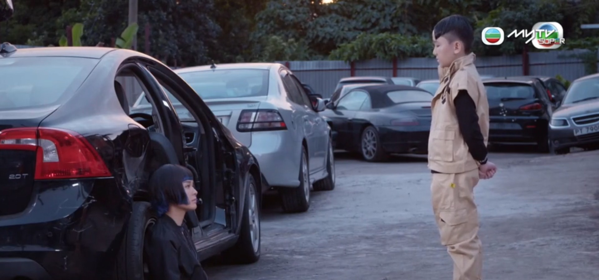 就算面對視后李佳芯，徐嘉謙的氣場亦不輸蝕