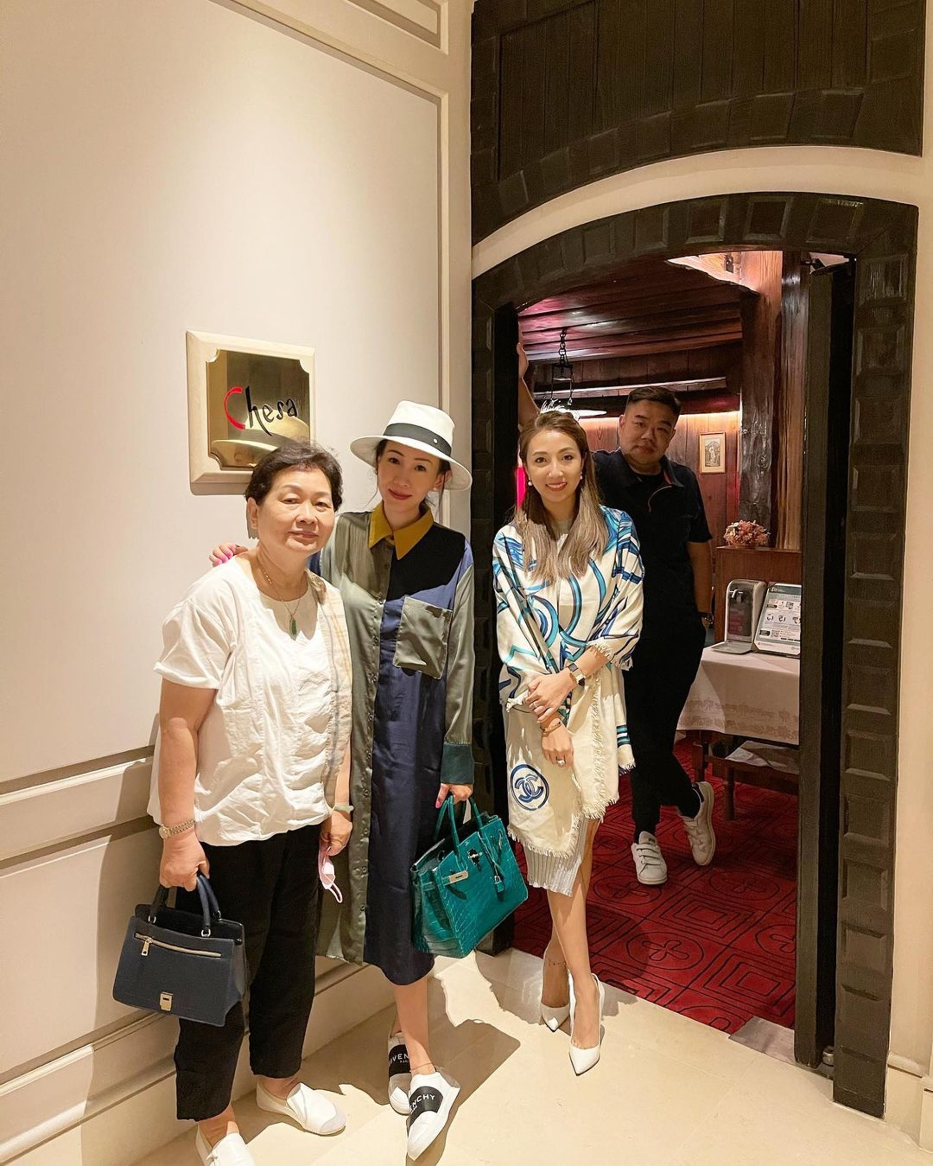 區文詩(Angela)擁有不同Hermès手袋配襯