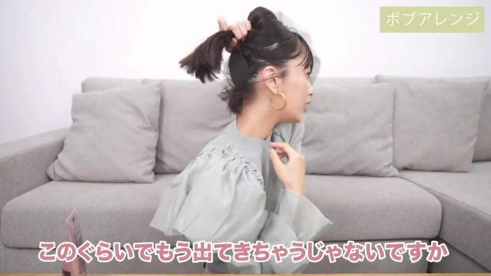 把上半髮絲束起