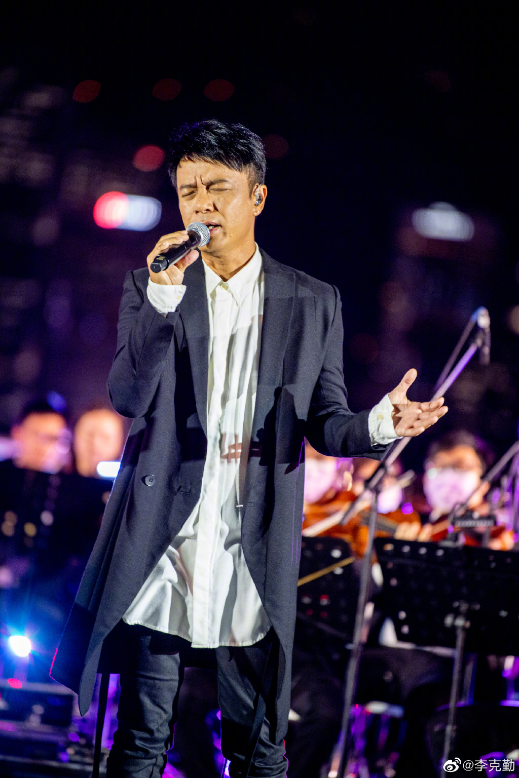 李克勤近年都有不少演出機會。
