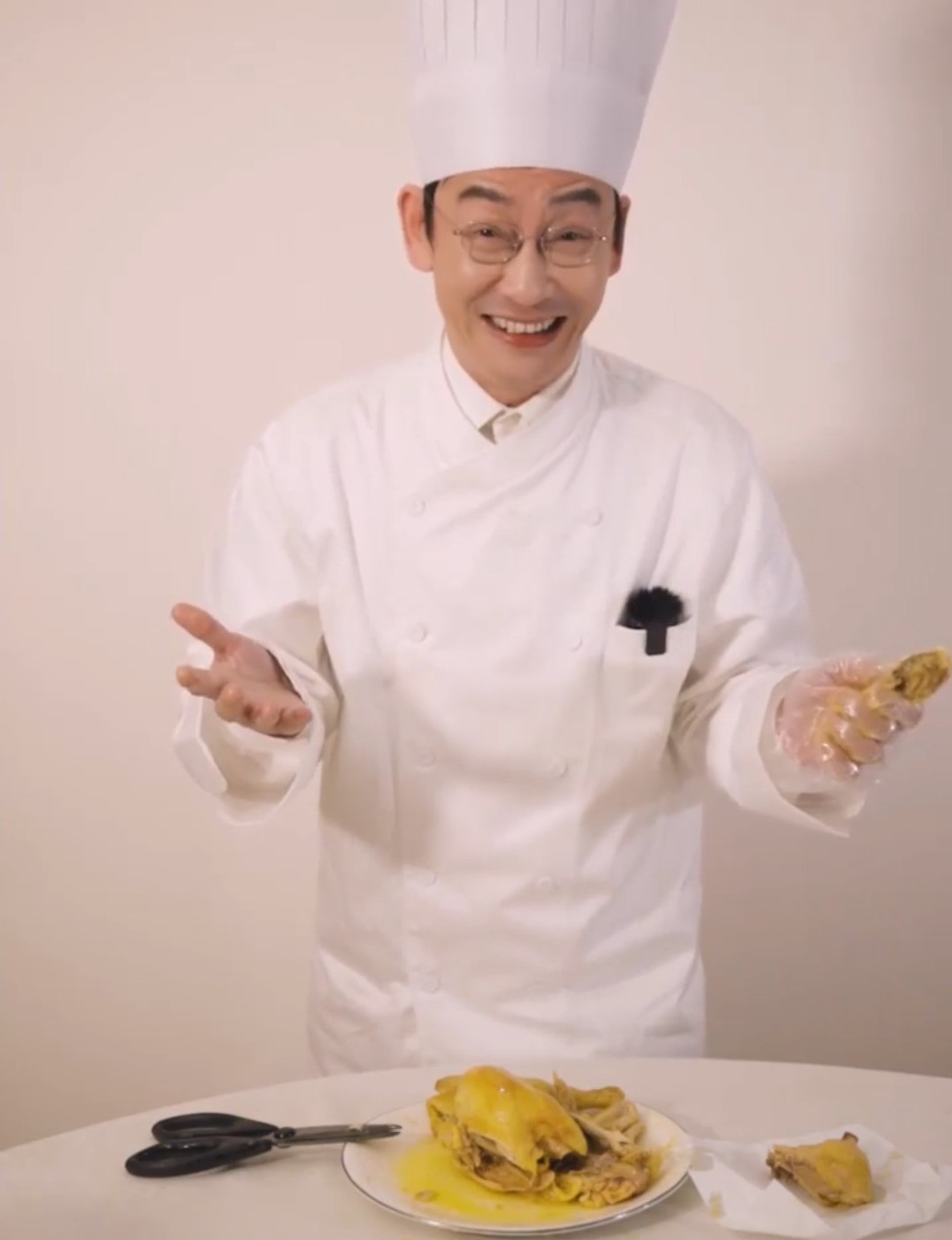 吳啟明網上賣雞