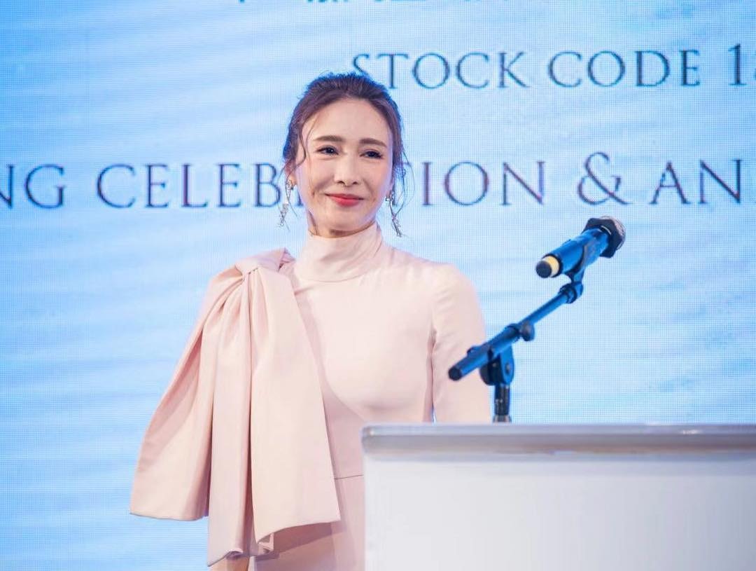 黎姿把弟弟的美容王國搞得有聲有色,2019年更帶領旗下的公司 CosMax上市