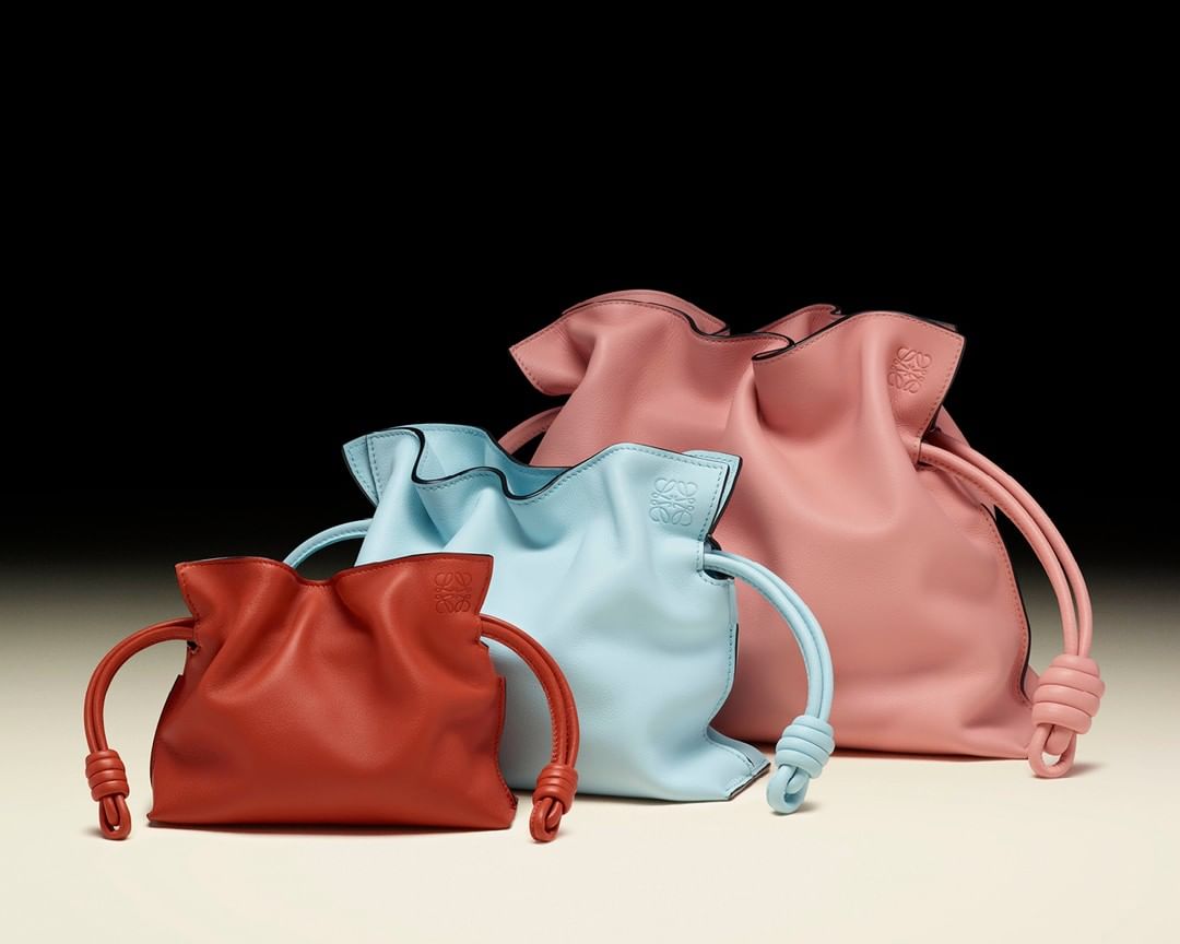 LOEWE的Flamenco手袋。
