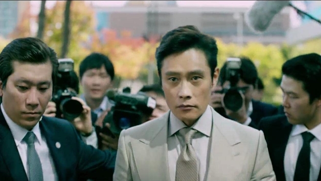 李秉憲是Boss之一早有暗示