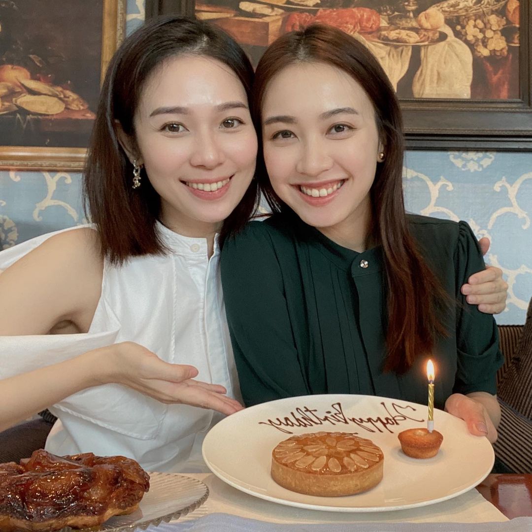 楊秀惠與朱千雪補祝生日。