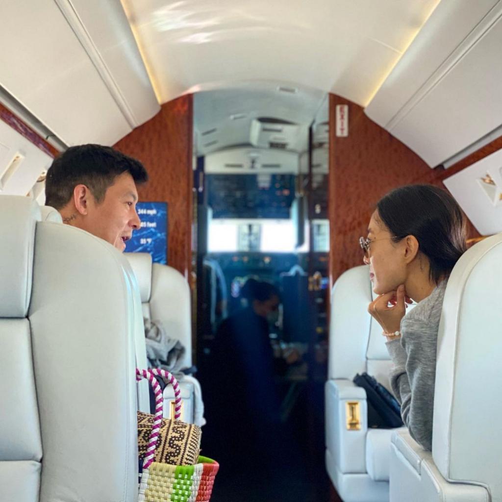 陳冠希一家人搭私人飛機度假
