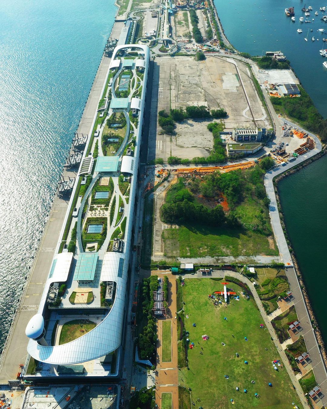 啟德郵輪碼頭頂層亦設有全港最大空中花園