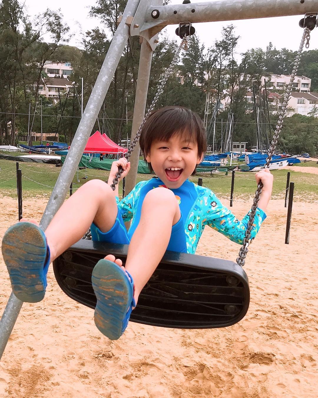 何珀廉今年10歲