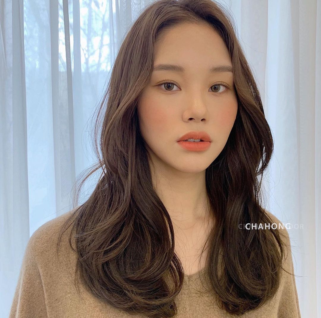將原本就深受女孩歡迎的摩卡棕色結合新崛起的燕麥奶色