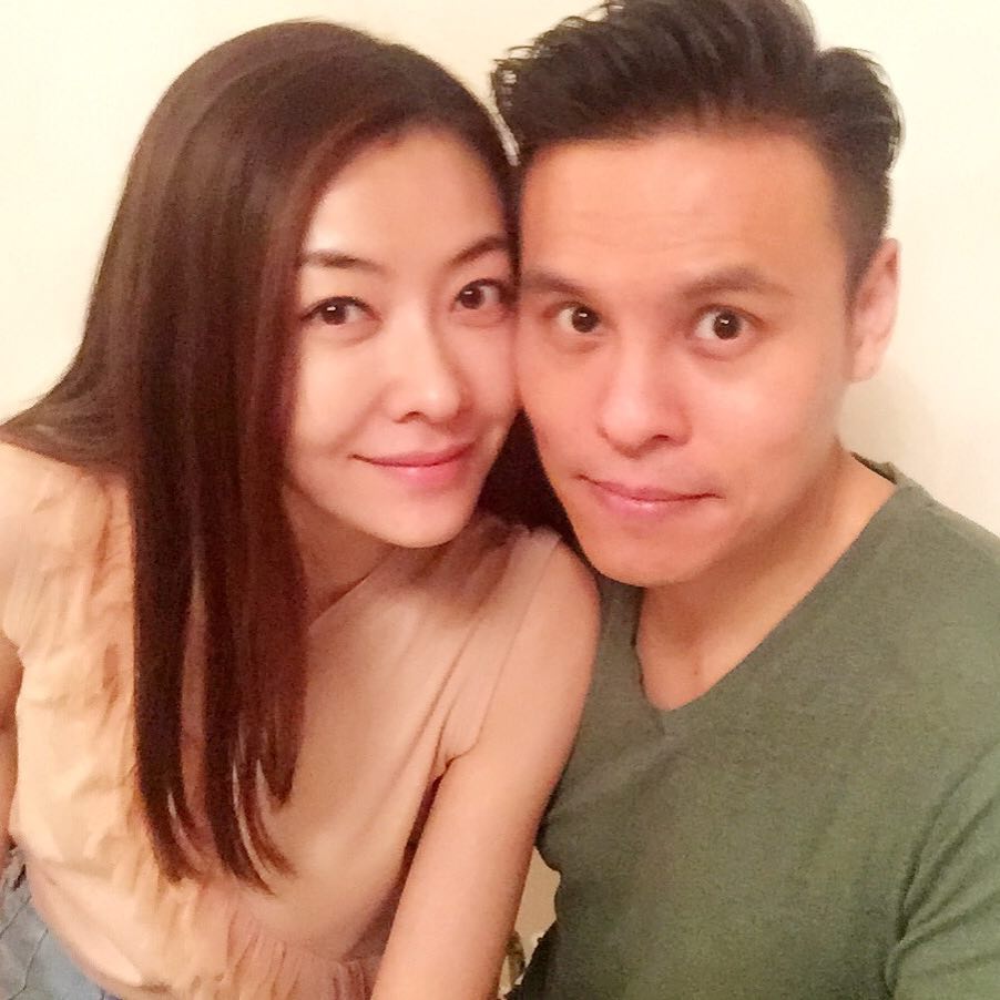 熊黛林與老公郭可頌面貼面合照。