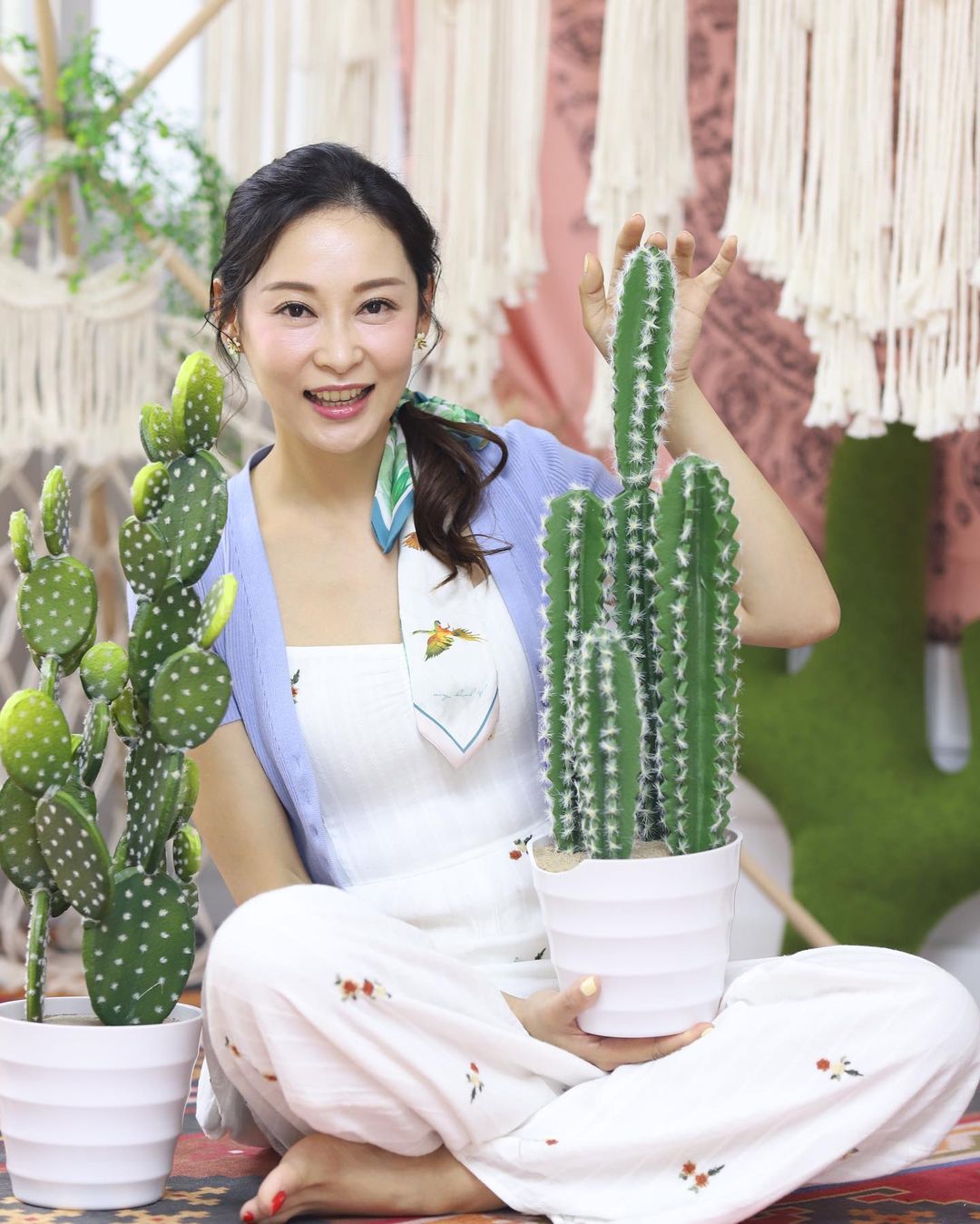 楊卓娜楊卓娜同楊茜堯(前名楊怡)所持有的單位已升值市價700萬