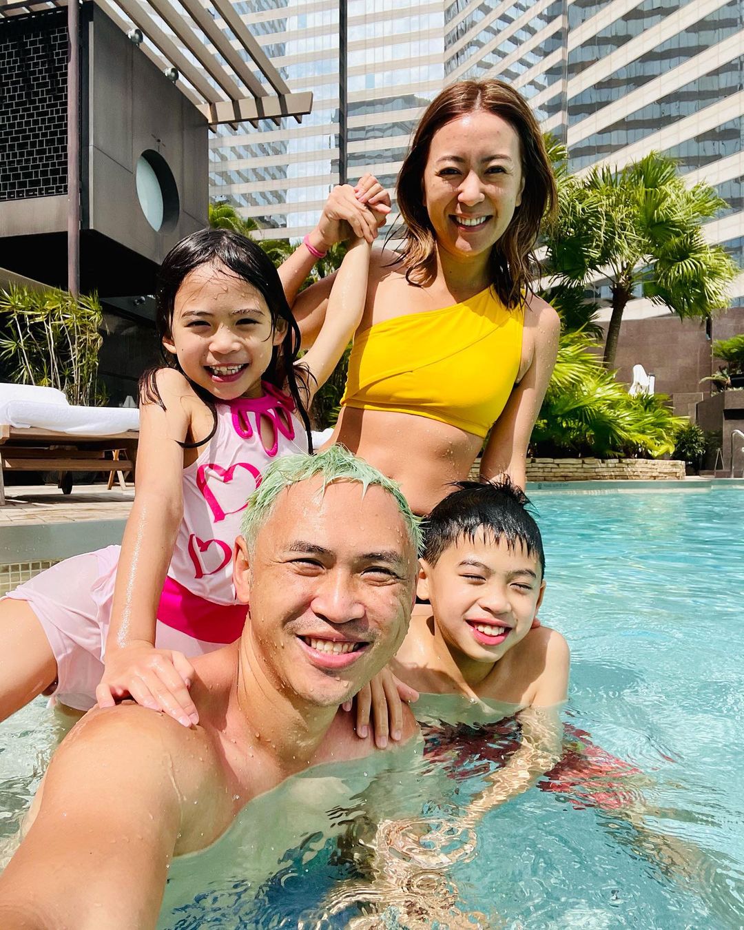 Christy與Kenneth結婚17年