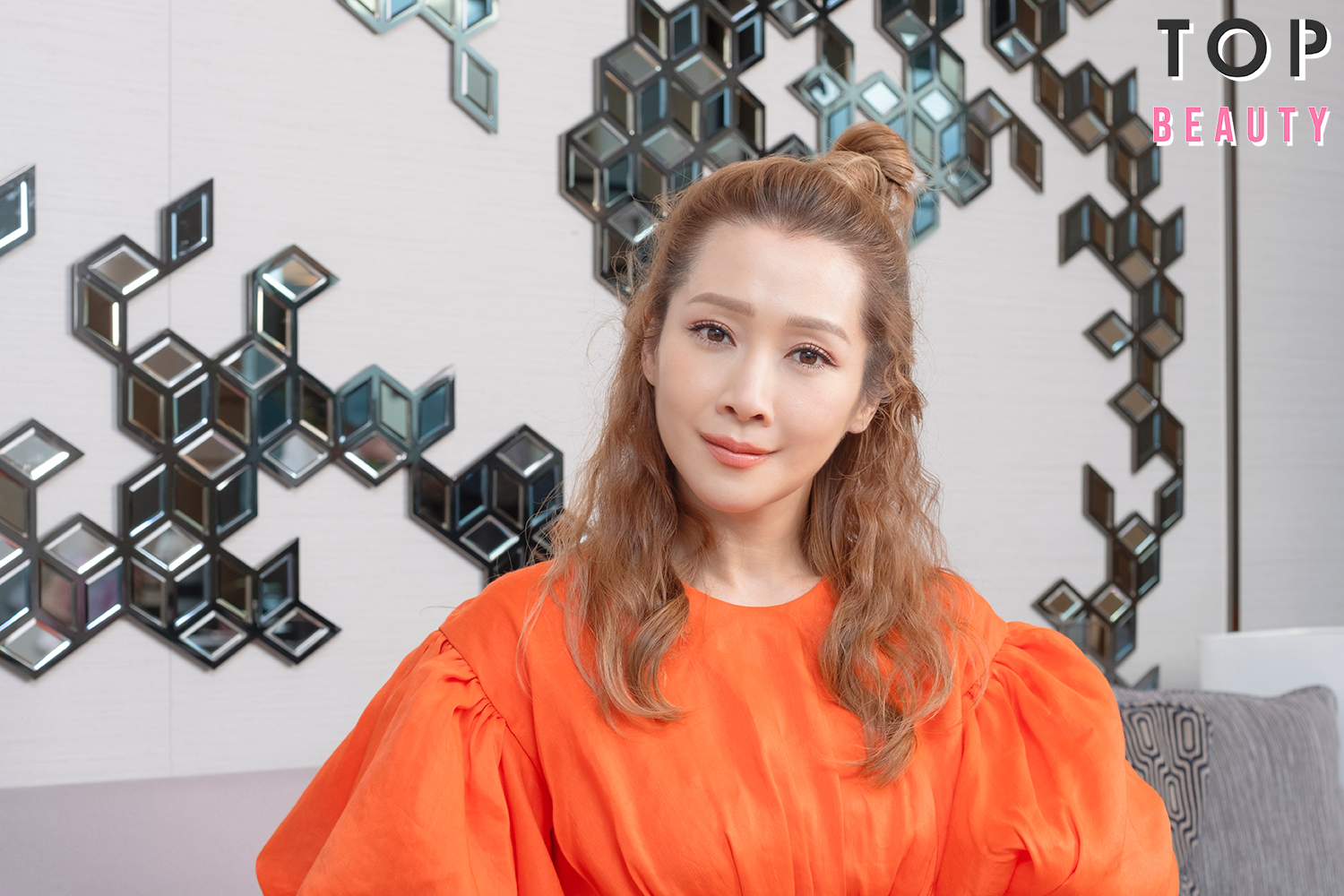 關心妍童年與父親埋下心結。