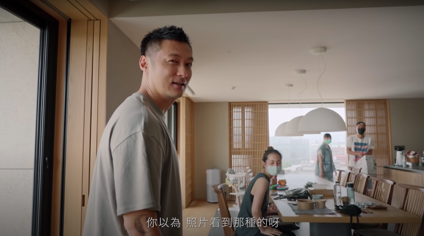 余文樂經常在社交平台高調放閃,這次自然不會錯過大好機會