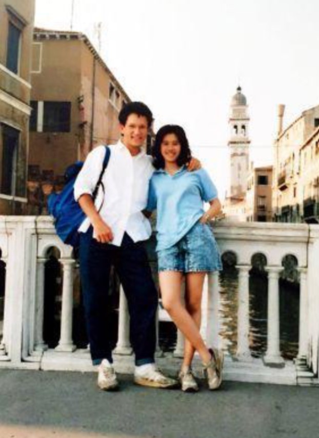 莫文蔚(Karen)與初戀老公Johannes剛戀愛時的照片。