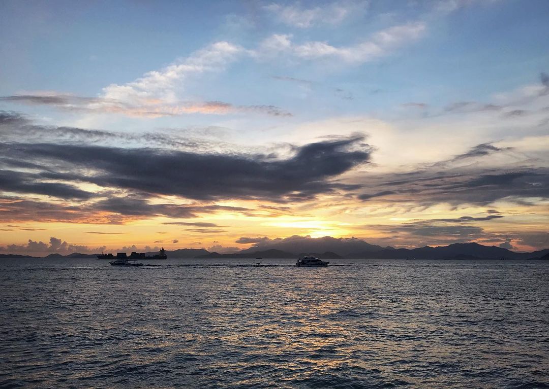 數碼港面前是鋼綫灣的大海景