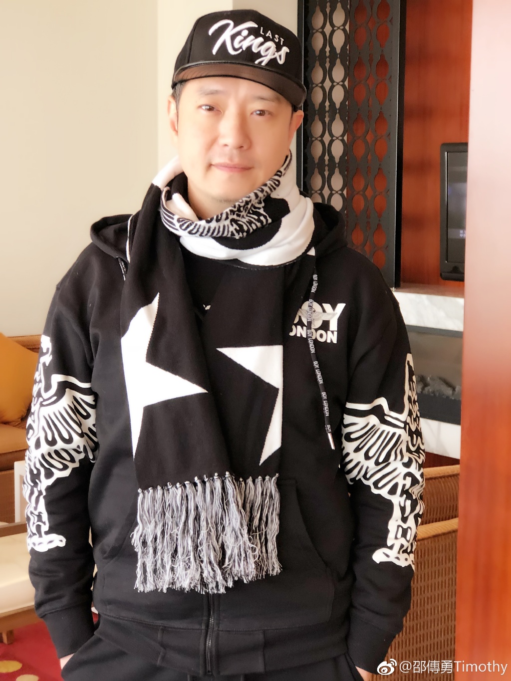 但邵傳勇在TVB期間從未請求邵逸夫幫忙,就算演出小角色也不介意