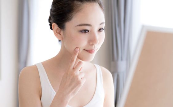 使用暗瘡貼可以化妝嗎?
