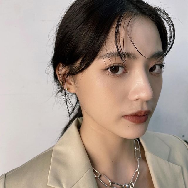羽毛感眉妝