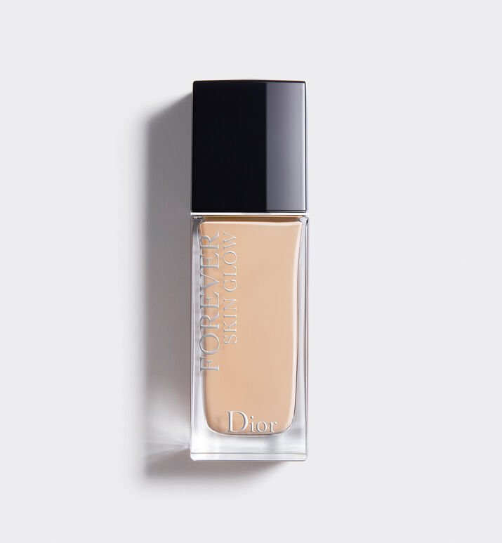 Dior 恆久貼肌亮澤粉底液