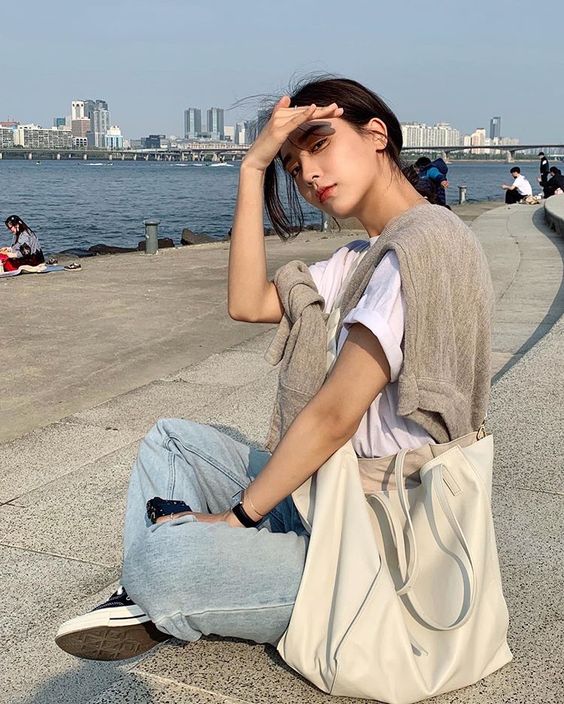 摩羯座安全感不多,有點感性,有些話即使害怕錯過也不說。