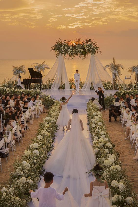 交往多久才結婚是不少男女都會思考的問題。