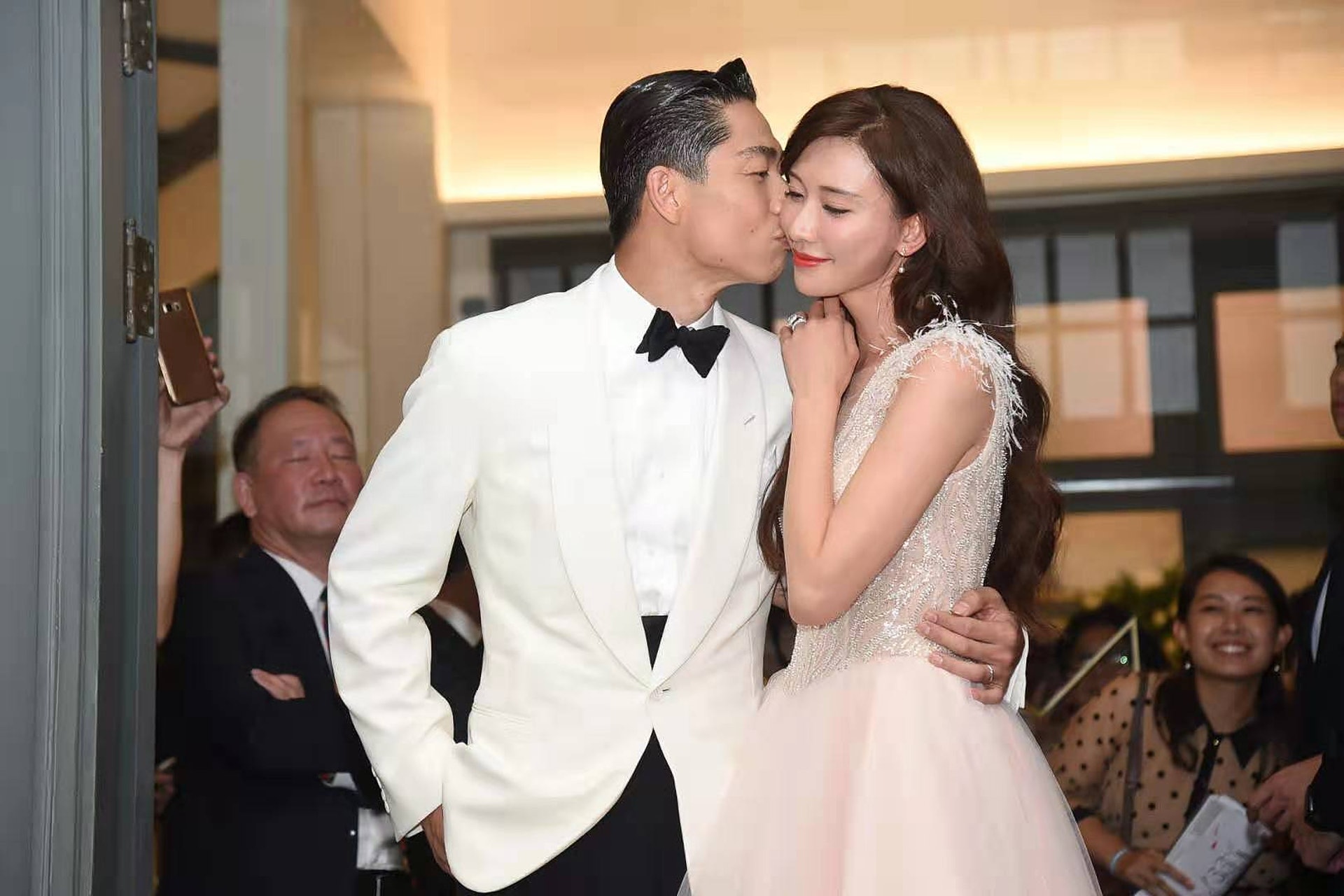 林志玲與老公AKIRA結婚相當甜蜜。