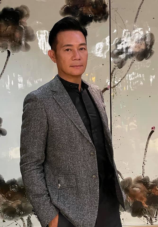 現在的張兆輝在內地發展。