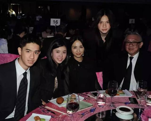 49歲喪夫做單親媽媽