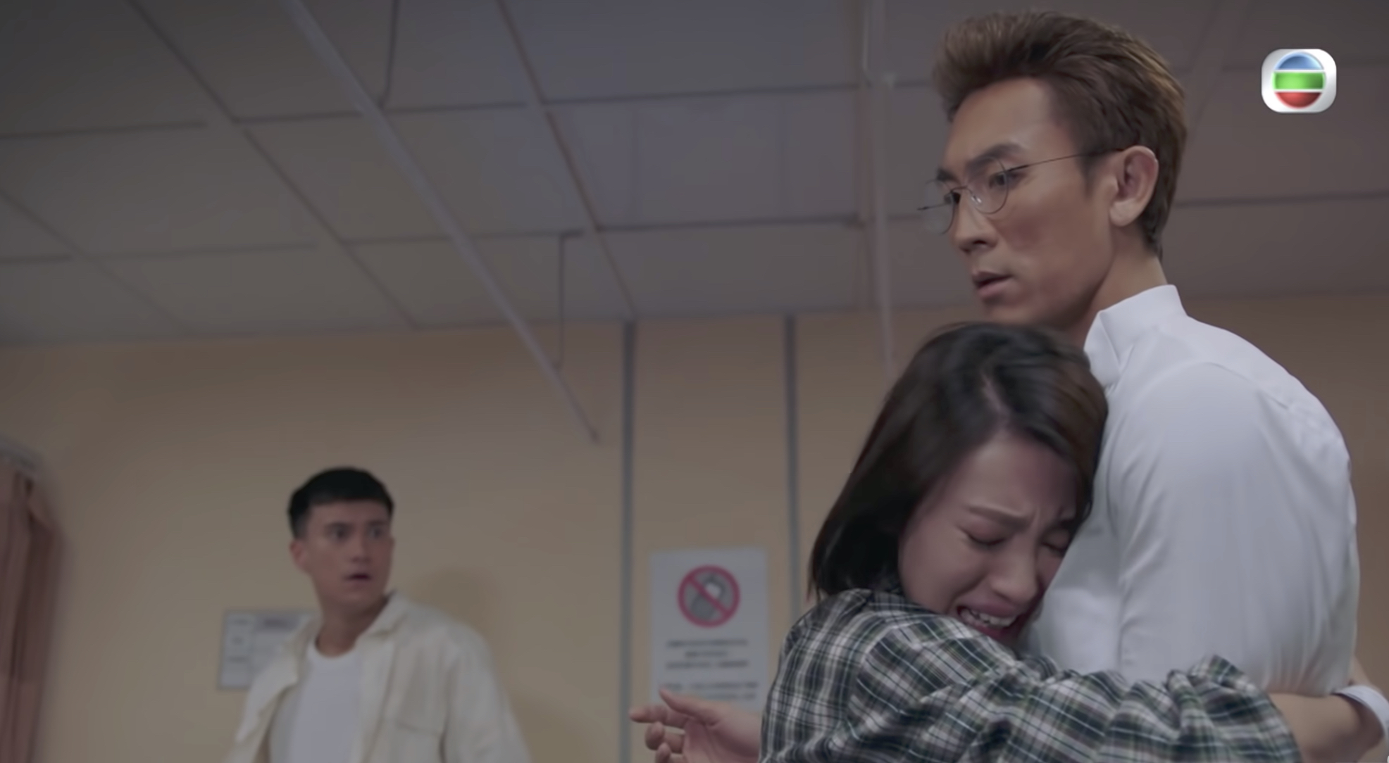 Angel醒來後變成了原時空的家純