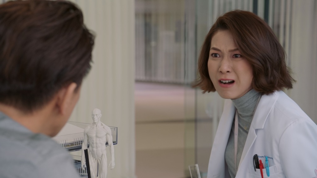 《星空下的仁醫》Emma得知真相崩潰。