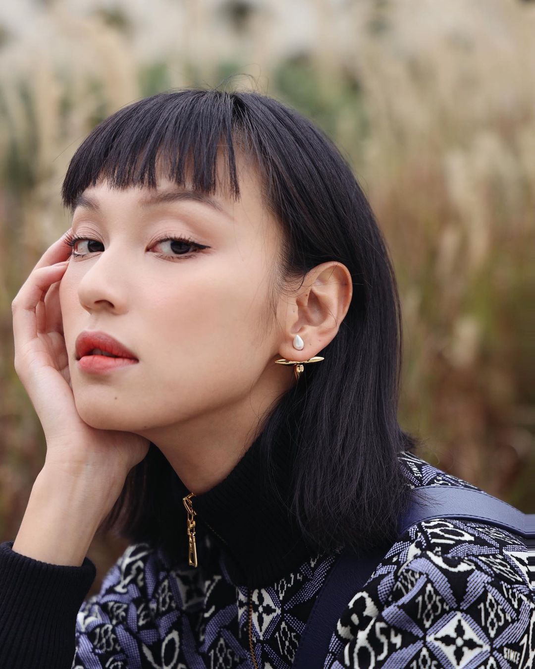 王丹妮舉手投足都有梅姐影子。