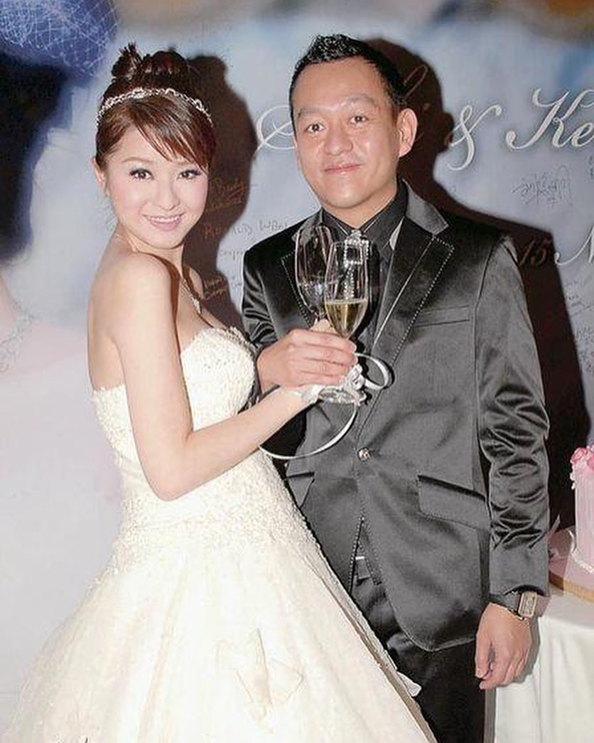 王浩分享與徐淑敏12年前婚照。