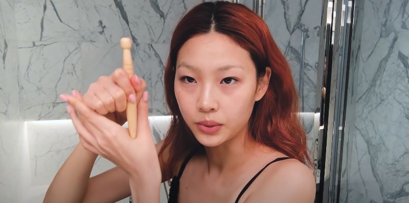 按壓手部虎口位置的「合谷穴」有助舒緩皮膚敏感、排毒養顏等。